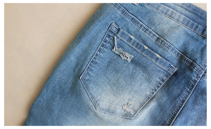 Hole Denim Frayed Jeans
